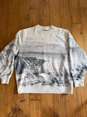 Abercrombie & Fitch White and Gray Scenic Crewneck Sweatshirt